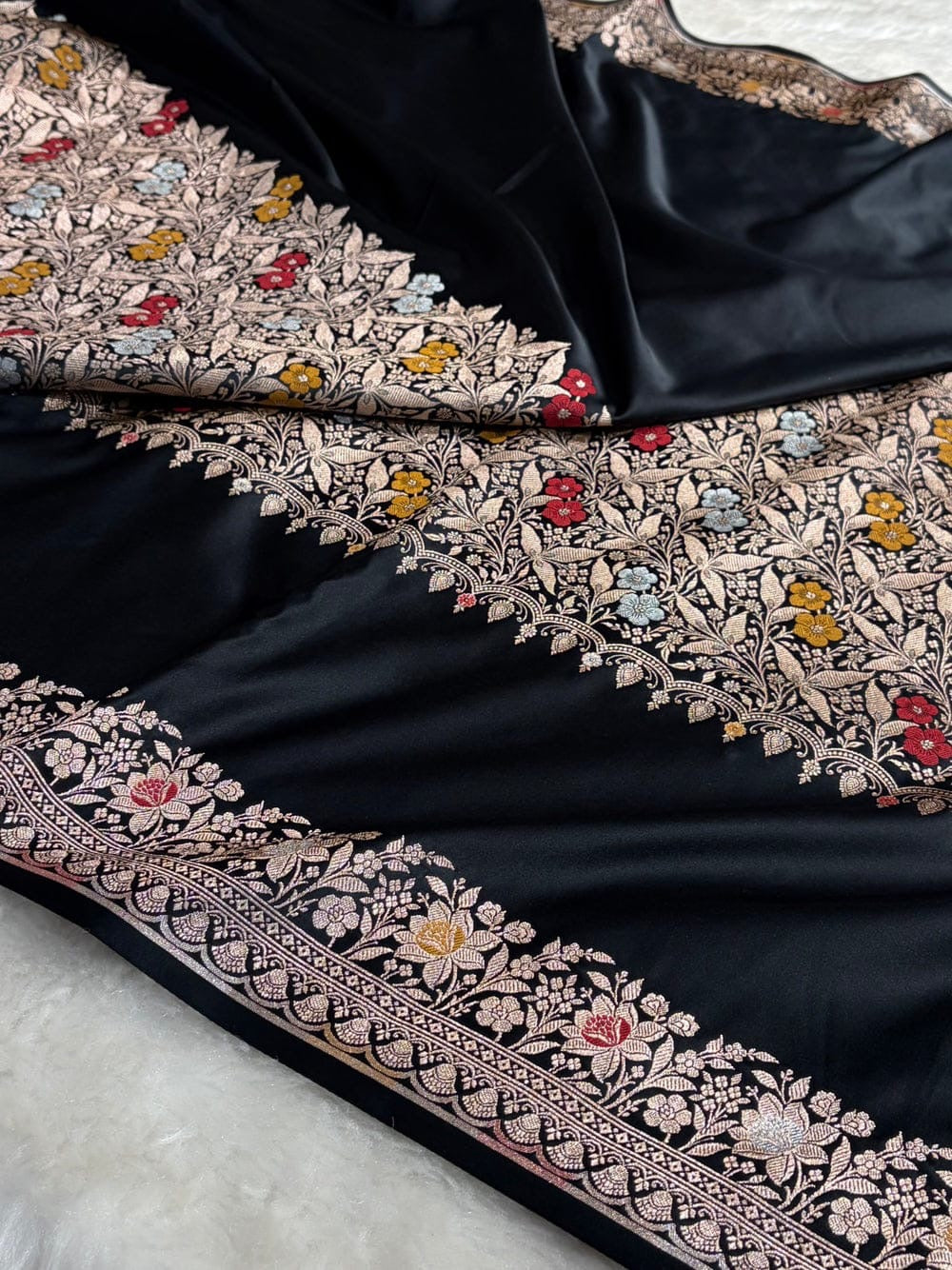 *Banarasi handloom minakari mashru silk saree**