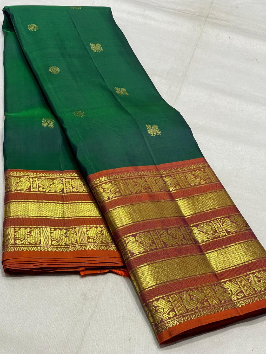Pure handloom Kanchipuram silk sarees

*Silk mark certified*
