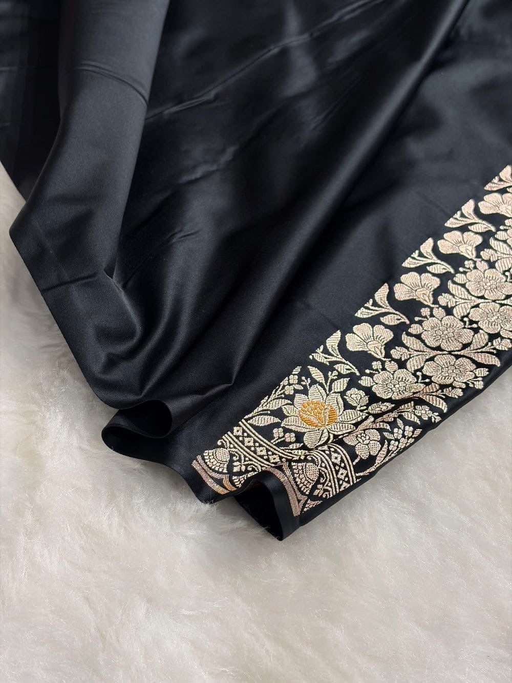 *Banarasi handloom minakari mashru silk saree**