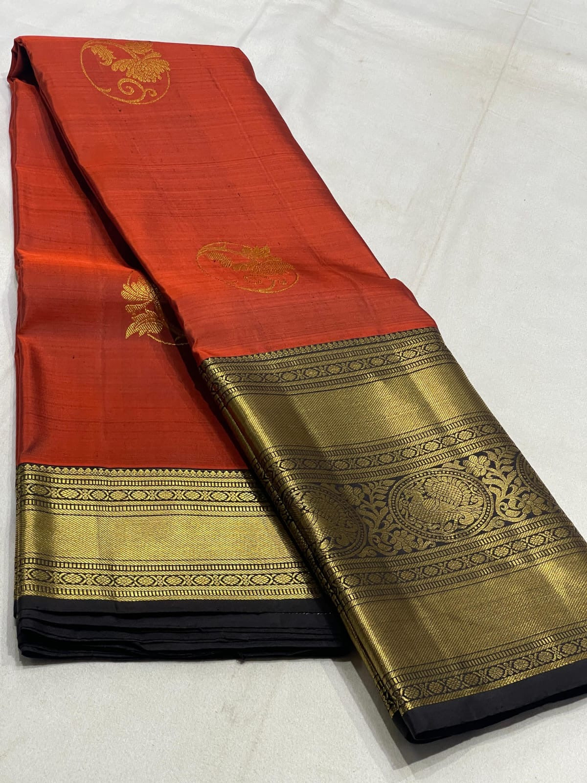 Pure handloom Kanchipuram silk sarees

*Silk mark certified*