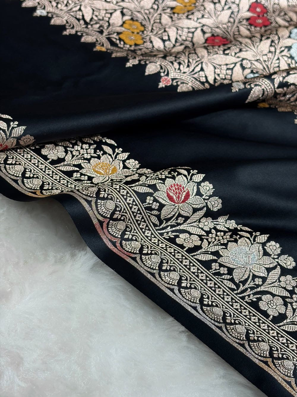 *Banarasi handloom minakari mashru silk saree**