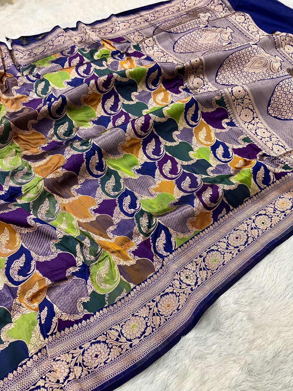 **BANARASI HANDLOOM PURE KATAN SAREE WITH RANKAAT WORK **