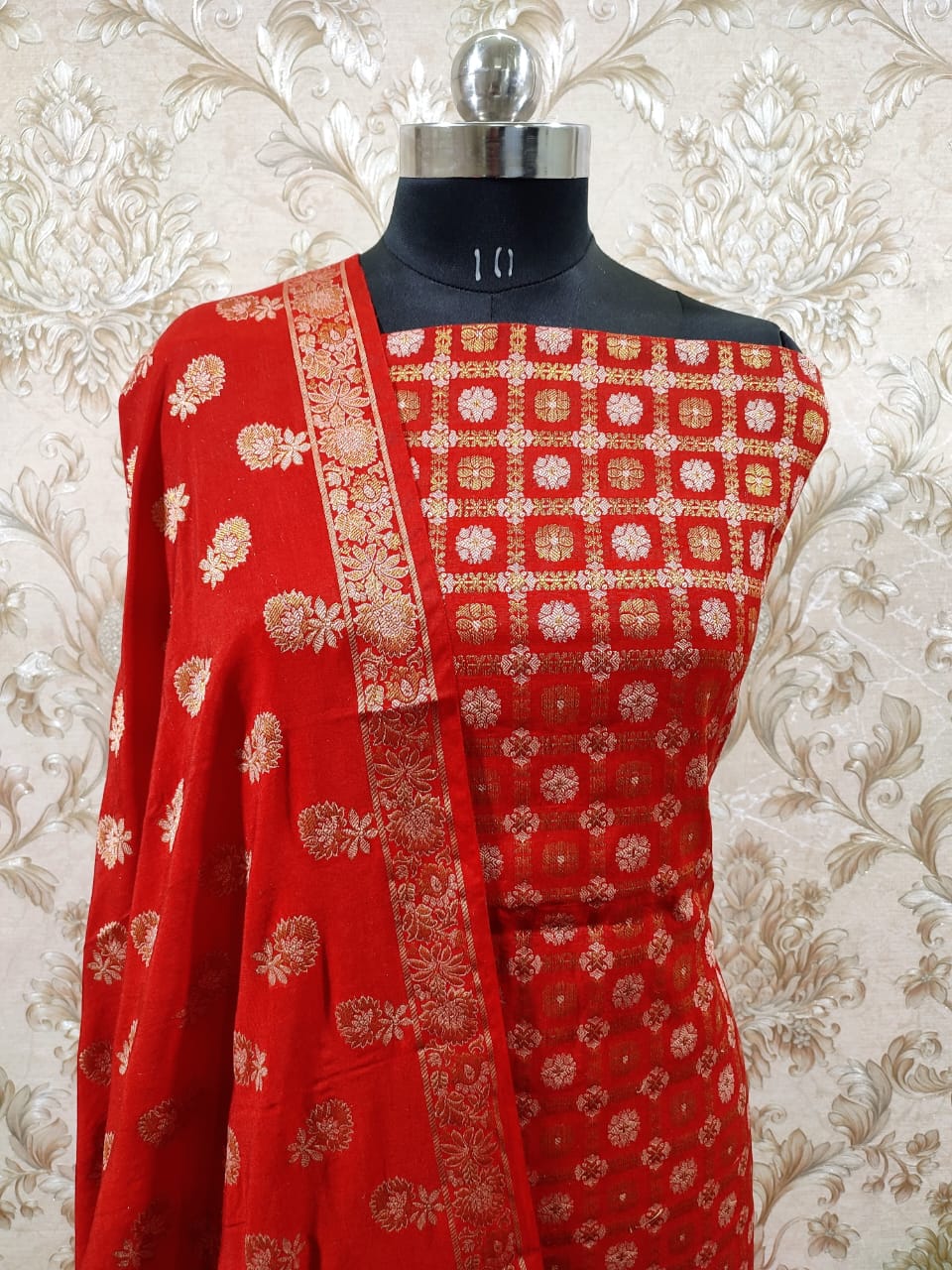 *🪷 Banarasi unstitched product 🪷*
 *Exclusive Banarasi Unstitched Salwar kameez with Dupatta*