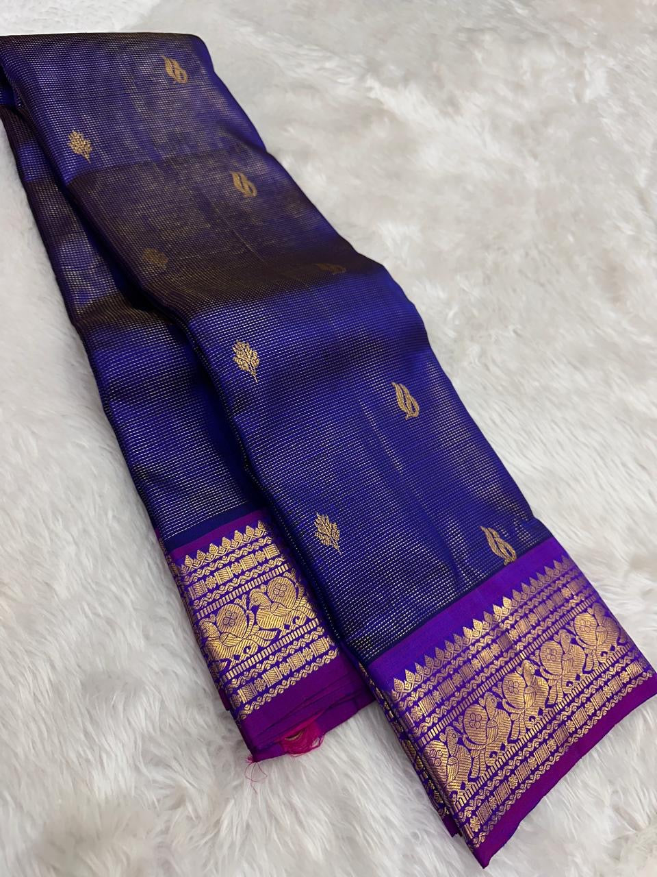 Pure handloom Kanchipuram silk sarees

*Silk mark certified*