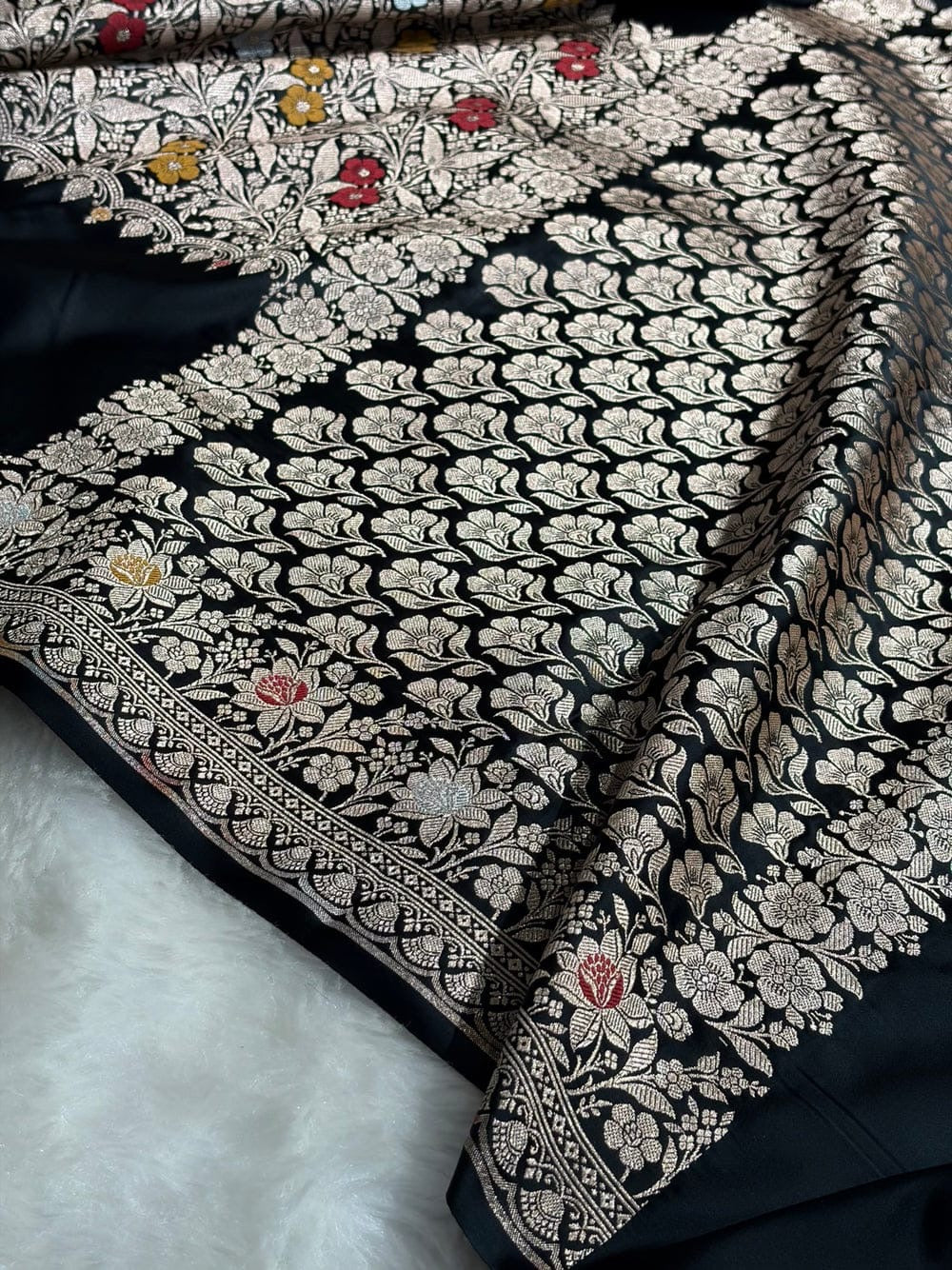 *Banarasi handloom minakari mashru silk saree**