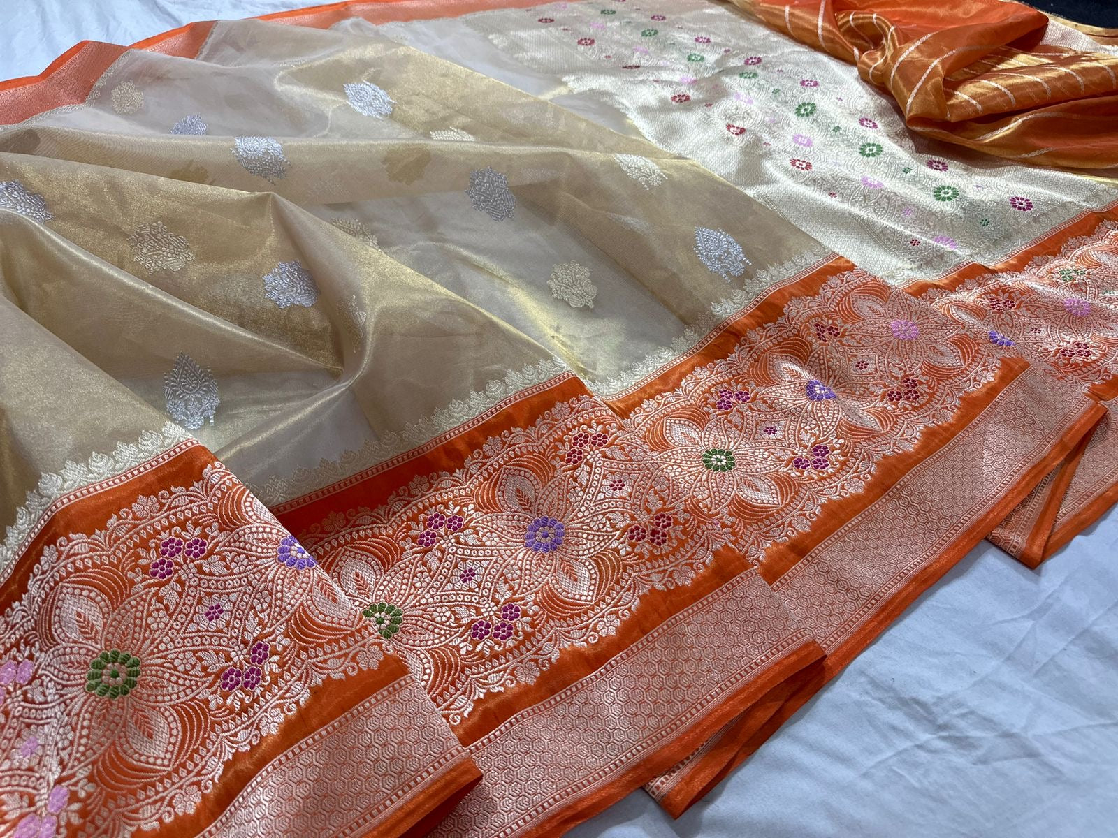 Kora silk tissue