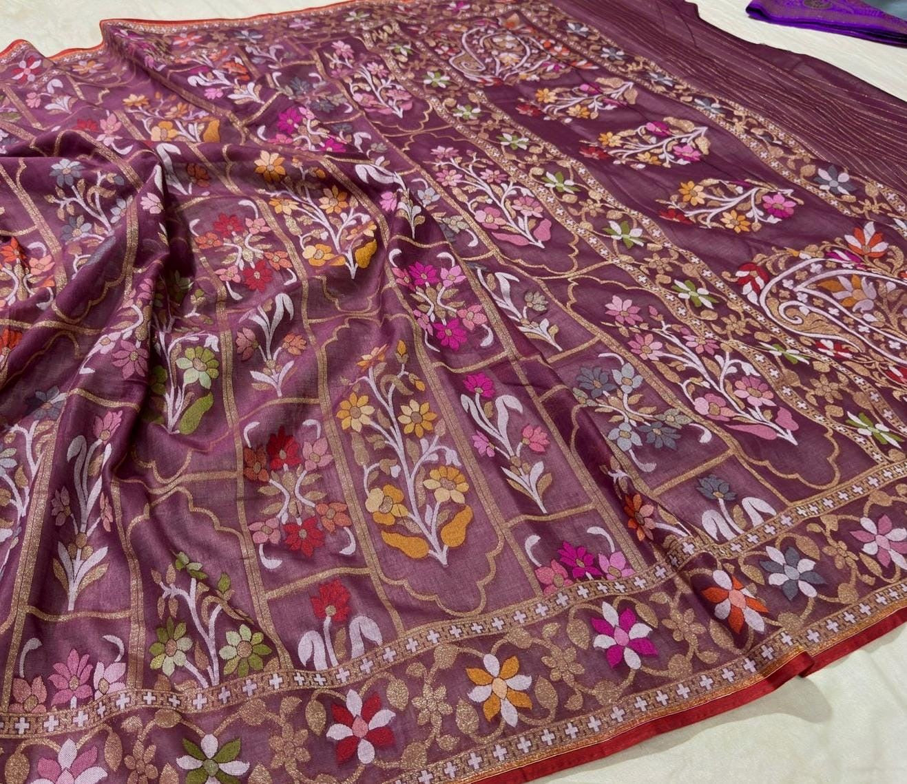 Cotton ek Tara Banaras jamdani saree.